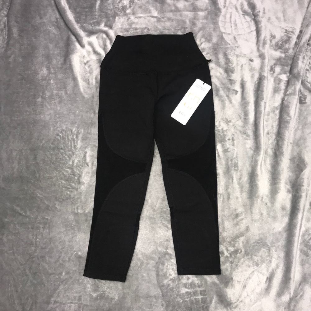Alo Yoga Black Cropped Legging